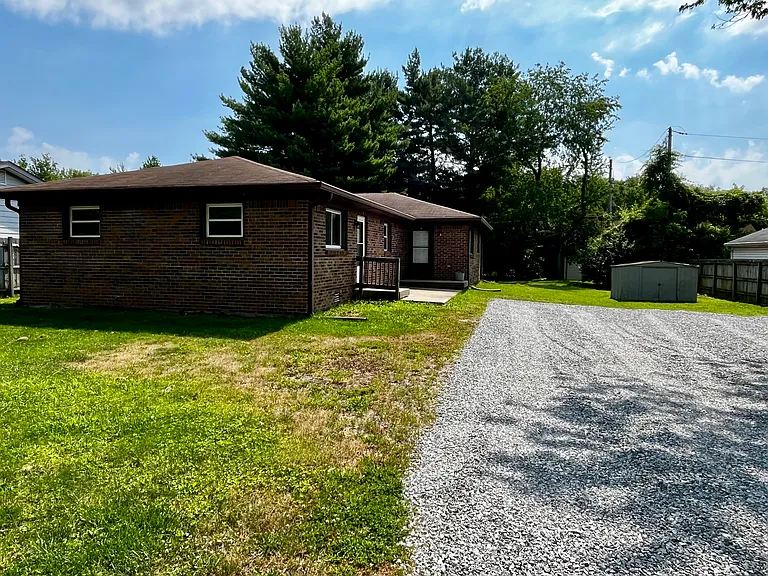 28 Michael Dr #A — Photo 9