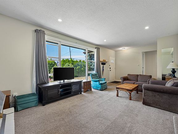 5th image of 1160 Kemano St