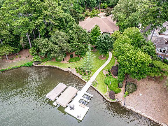 4th image of 1490 Dogwood Dr