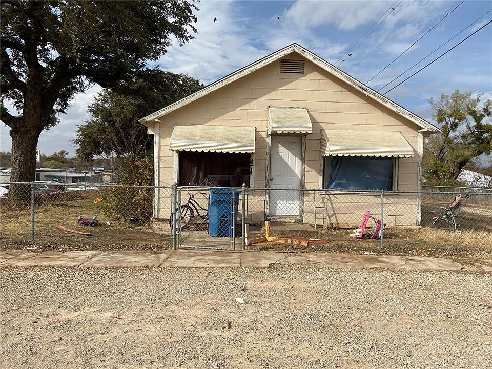 1st image of 600 W Walker St