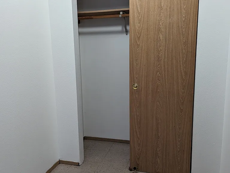 621 Sunset Ave NE #101 — Photo 3