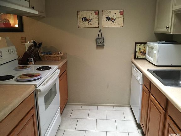 5th image of 9153-9155 Nasreen Dr