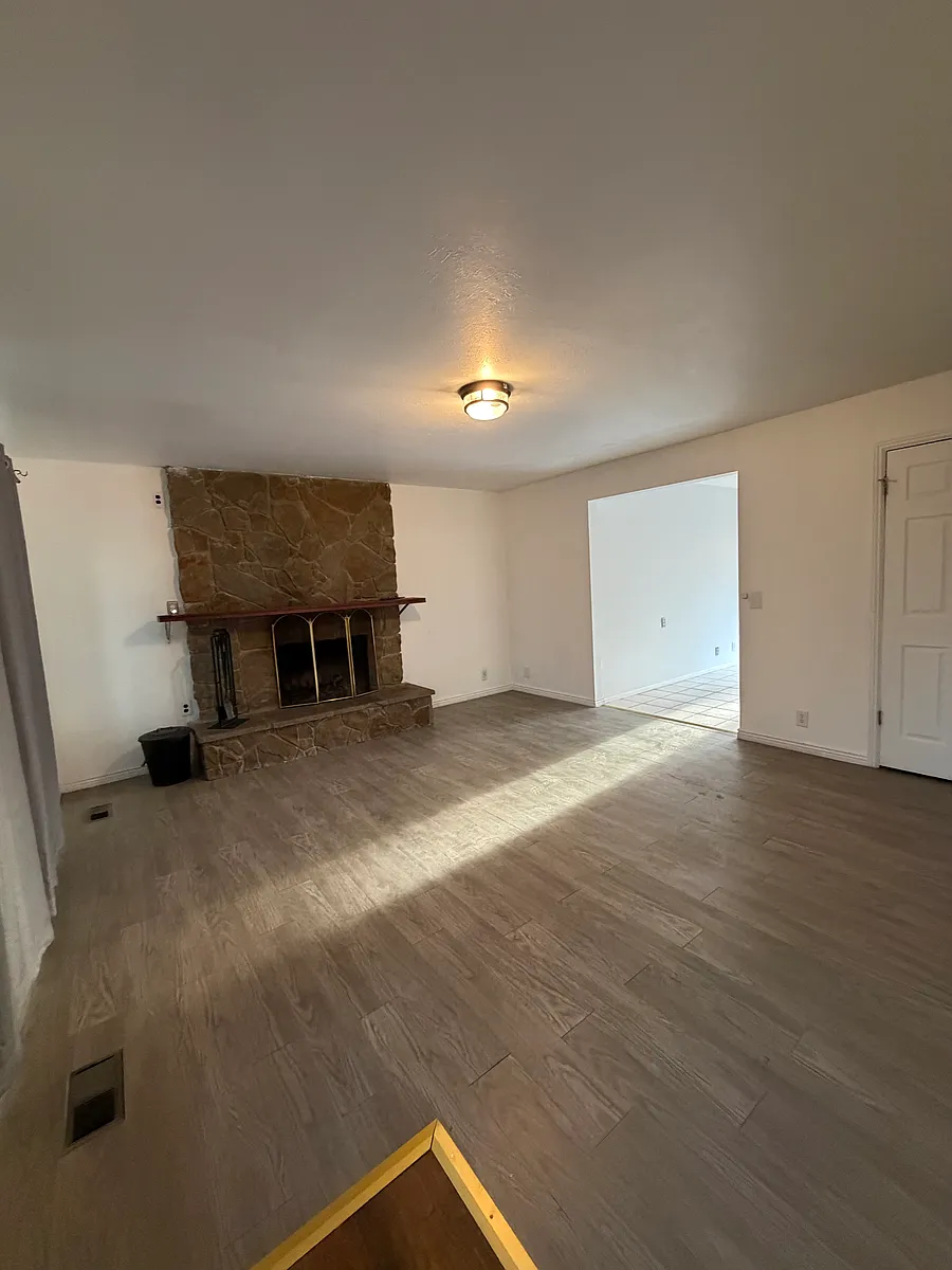 Building Photo - 5488 S Hollow Springs Cir