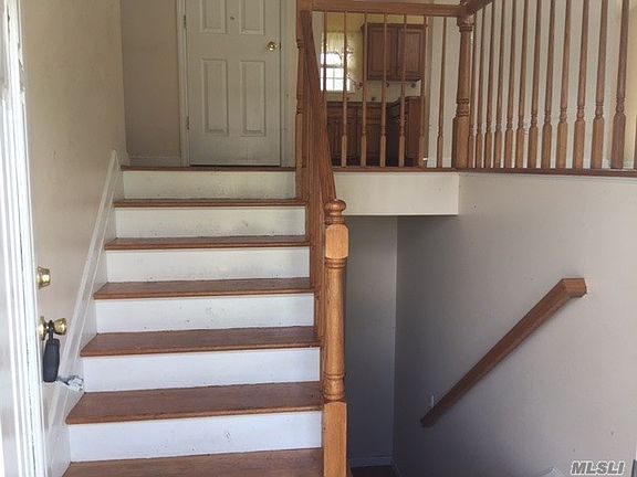 2nd image of 182 E 10th St