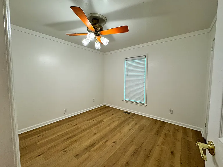 5121 W Wendover Ave — Photo 17