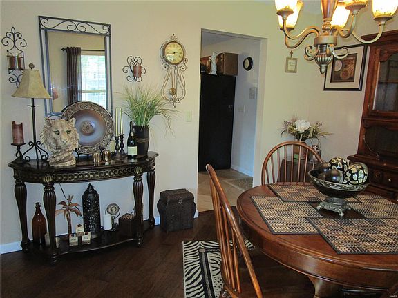 5th image of 808 Rolling Meadows Dr