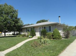 2023 84th St, Kenosha, WI 53143