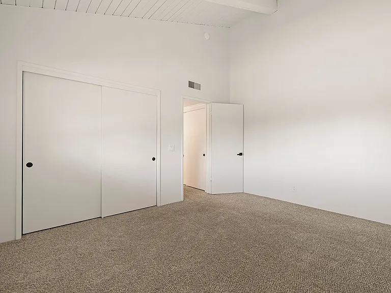 Villa Del Mar Apartments — Photo 30