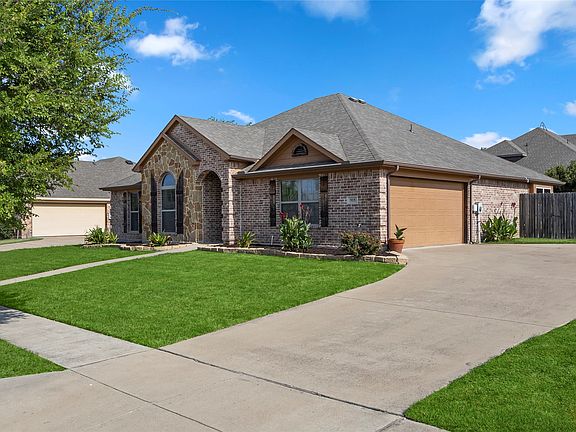 4th image of 915 Sage Meadow Dr