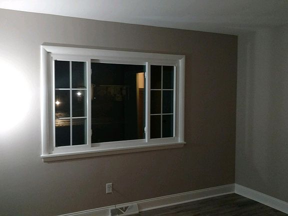 3rd image of 1910 Wendy Ln