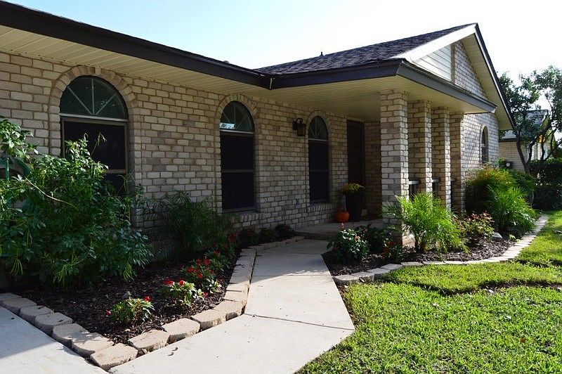1st image of 207 Granada Dr