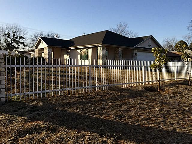 1st image of 1418 Pecan St