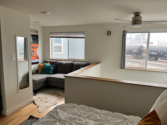 4th image of 1075 Milton St