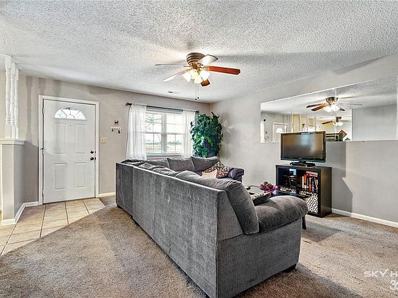 5th image of 416 W Redwing Cir