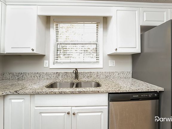 3rd image of 610 Pebble Blvd