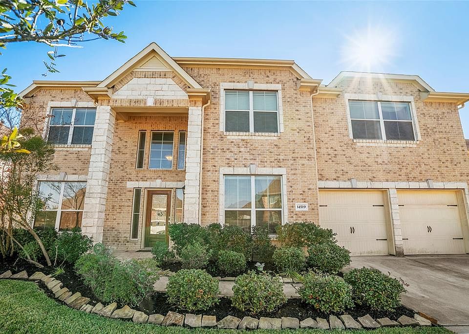 WELCOME HOME TO MAGNIFICENT 14519 LAKEPOINTE BEND! This fabulous home has 5 bedrooms 3.5 baths and zoned to the award winning Tomball School District. The Lakes at Northpointe subdivision also includes amenities like a neighborhood pool, tennis court