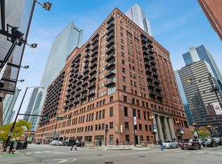 165 N Canal St APT 512, Chicago, IL 60606