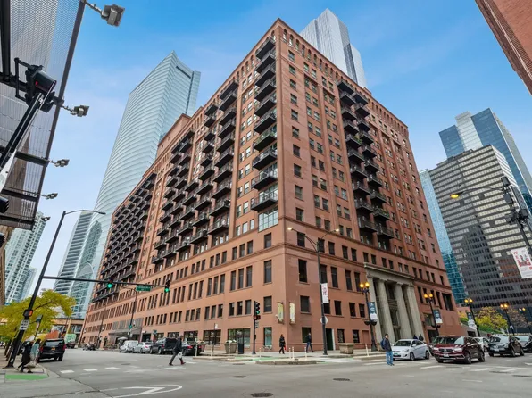 165 N Canal St APT 512, Chicago, IL 60606