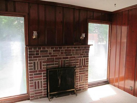 4th image of 198 E Archwood Ave