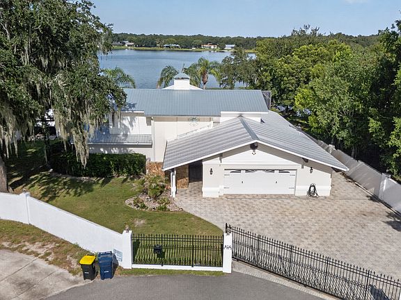4th image of 414 Somerset Dr