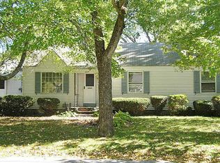 7 Elizabeth Rd, Barrington, RI 02806