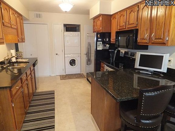 5th image of 8685 Fox Rest Dr #43