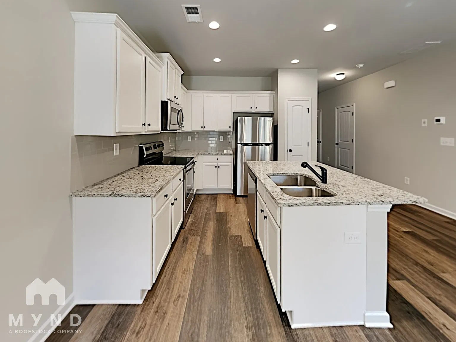 3 bed, 2.5 bath, 1483 sqft, $1,895 — Photo 3