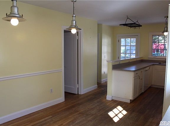 5th image of 302 Fishel Ave