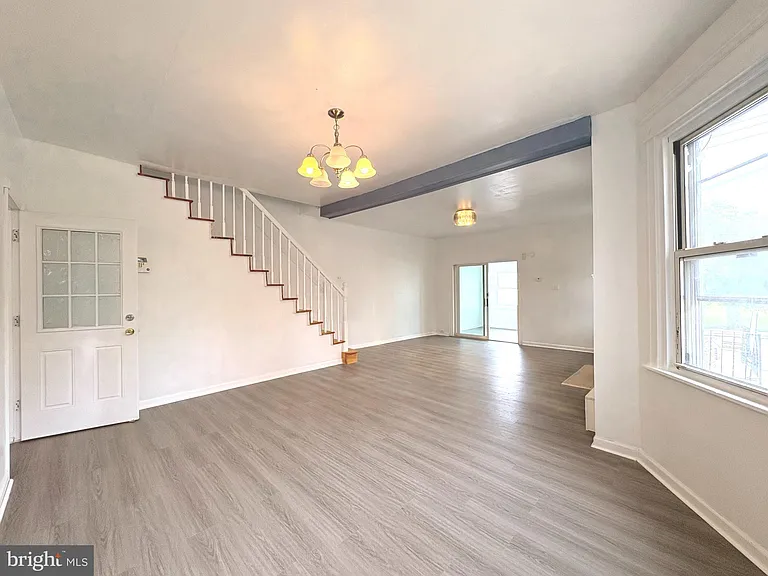 2241 Knorr St — Photo 9