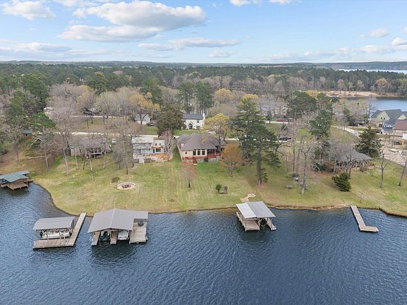 4th image of 341 Lake View Dr
