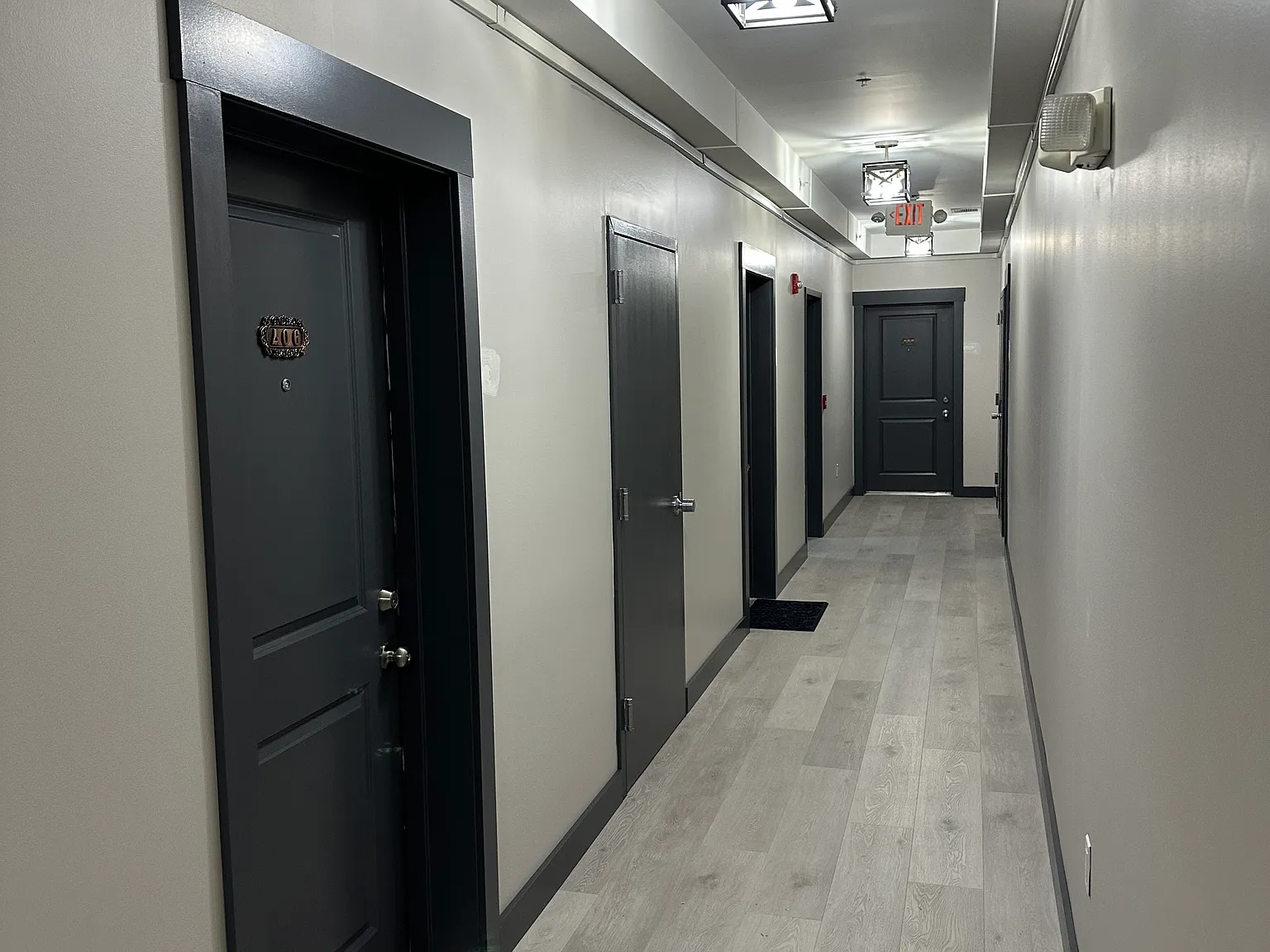 1 bed, 789 sqft, $2,300 — Photo 3
