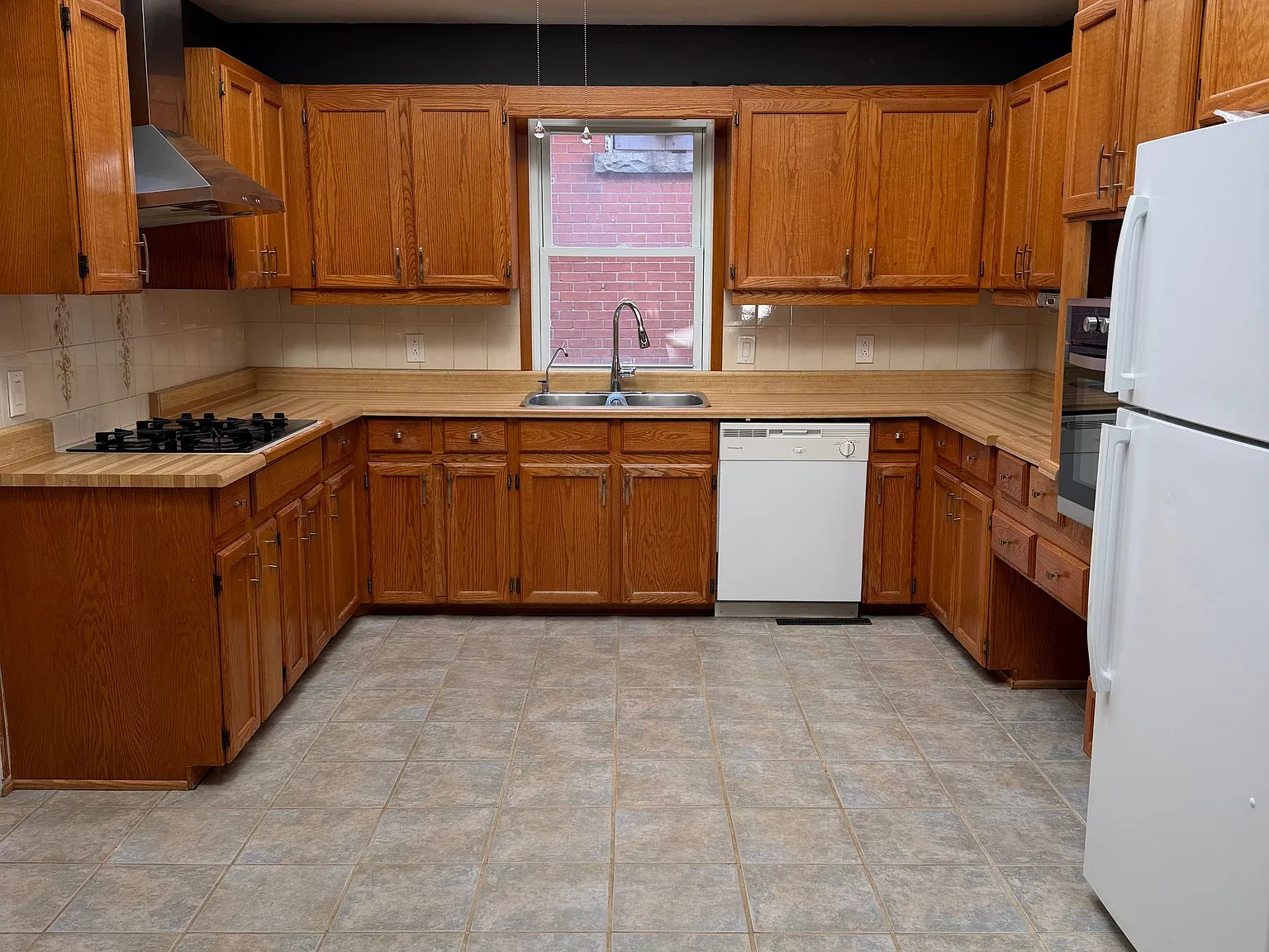 3 bed, $2,700 — Photo 3