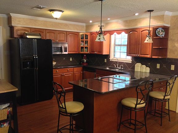 5th image of 301 Kerry Dr