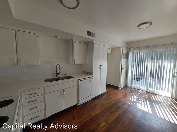 5th image of 10856C Magnolia St #10856-C