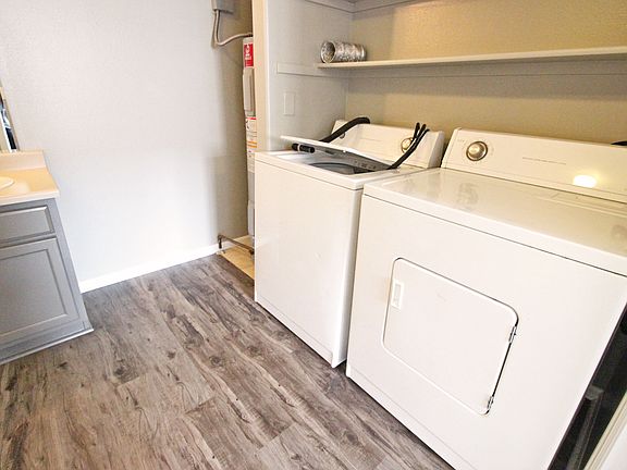 3rd image of 1031 Arnold St APT B