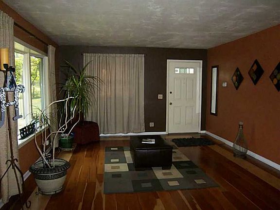 3rd image of 1201 W Country Club Dr