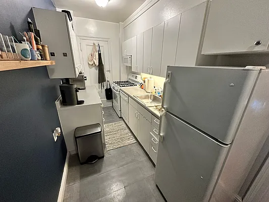 Rented by Metropolitan Equities | media 8