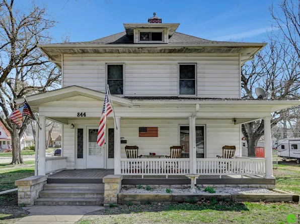844 Hawthorne Ave, Crete, NE 68333