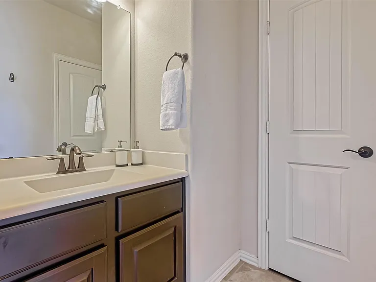 210 Hearthshire Cir — Photo 33
