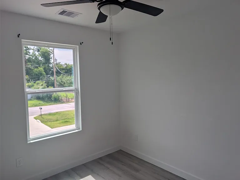 7813 Hirsch St #B — Photo 7