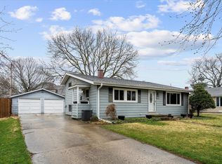 210 E Benton St, Oswego, IL 60543