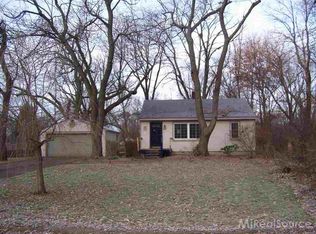 655 Elkinford Dr, White Lake, MI