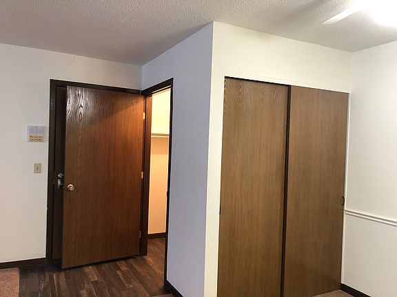 4th image of 5280 Oakridge Dr #8