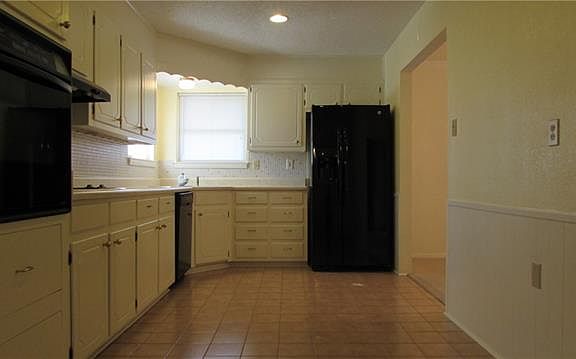 3rd image of 5703 Black Oak Ln