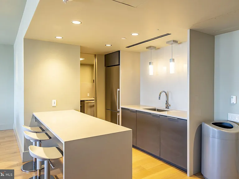 2018 Walnut St #17J — Photo 29
