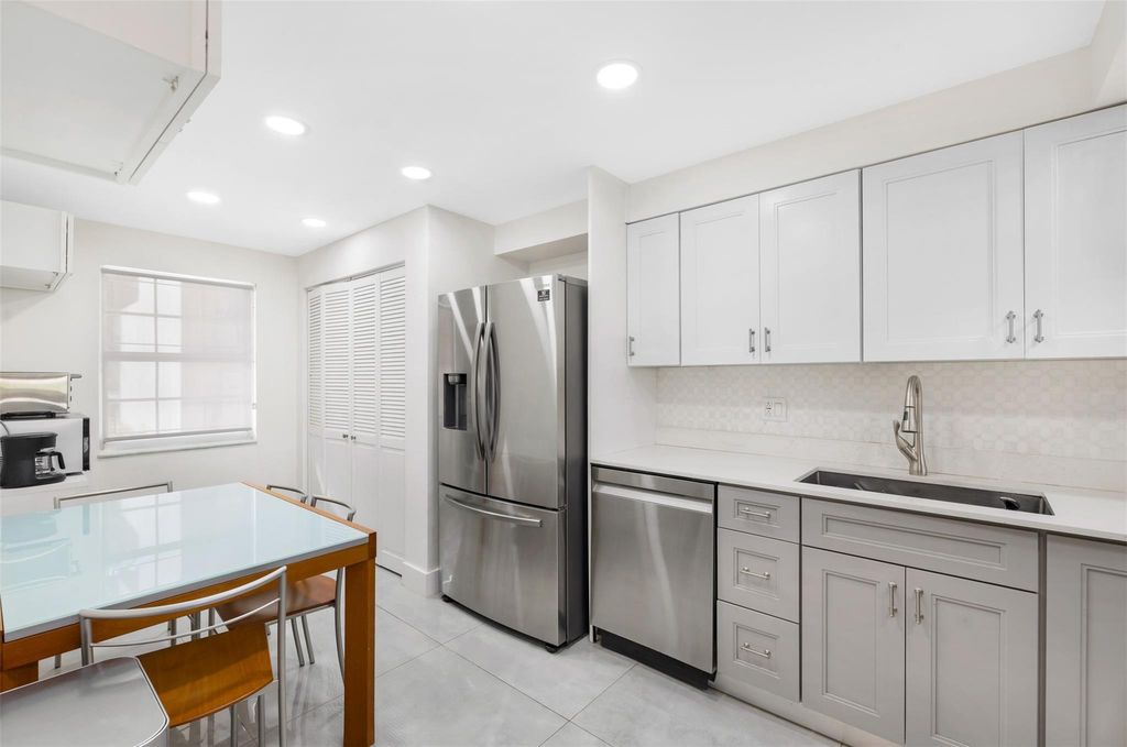 4011 N Cypress Dr APT 101, photo 3