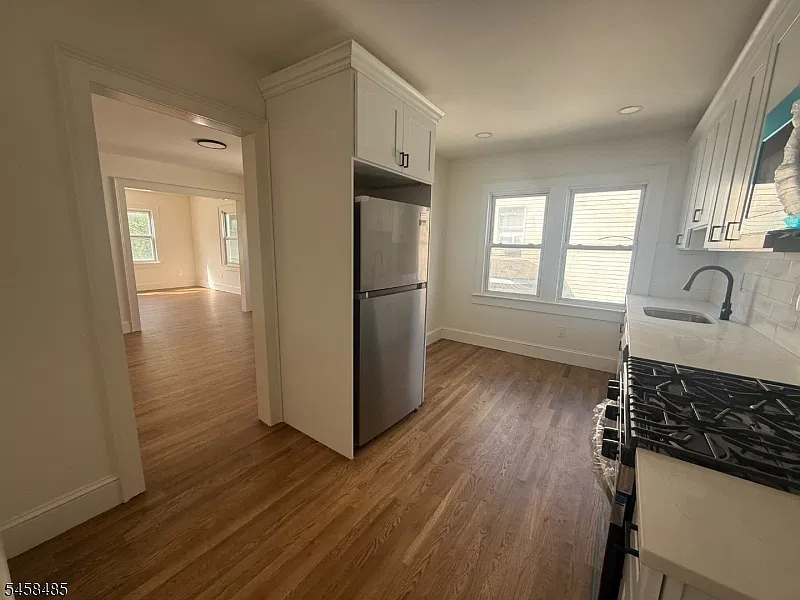 2 bed, 1.0 bath, $2,400 — Photo 4