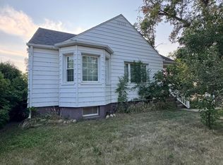 321 1st Ave NW, Hazen, ND 58545