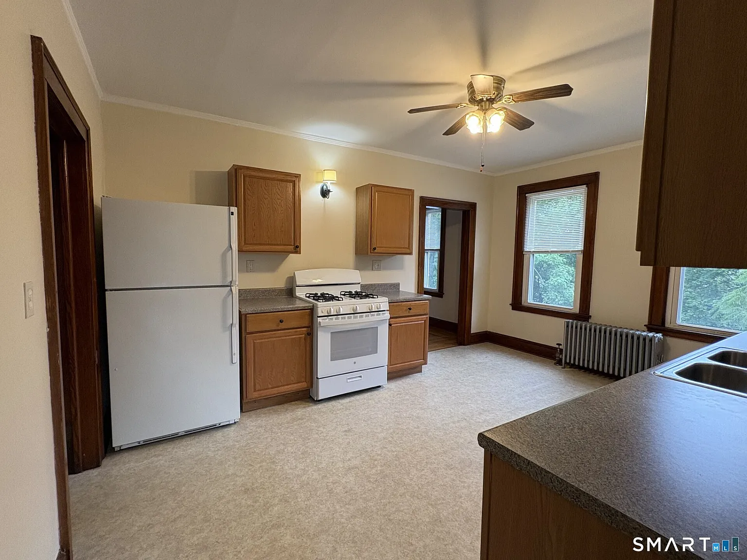 2 bed, 1.0 bath, 1344 sqft, $1,425 — Photo 2