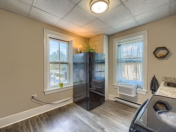 4th image of 206 Hamilton St